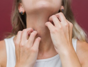 Зуд шеи: возможные причины и методы лечения